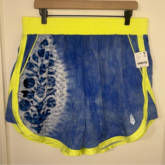 NWT FP Movement Long Shot Printed Logo Shorts in Shiburi Buti Blue Combo size L - Picture 9 of 15